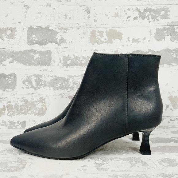 NEW Kenneth Cole Reaction Women's Bexx Kitten Heel Pumps Black Ankle Boots O2 - Picture 1 of 10